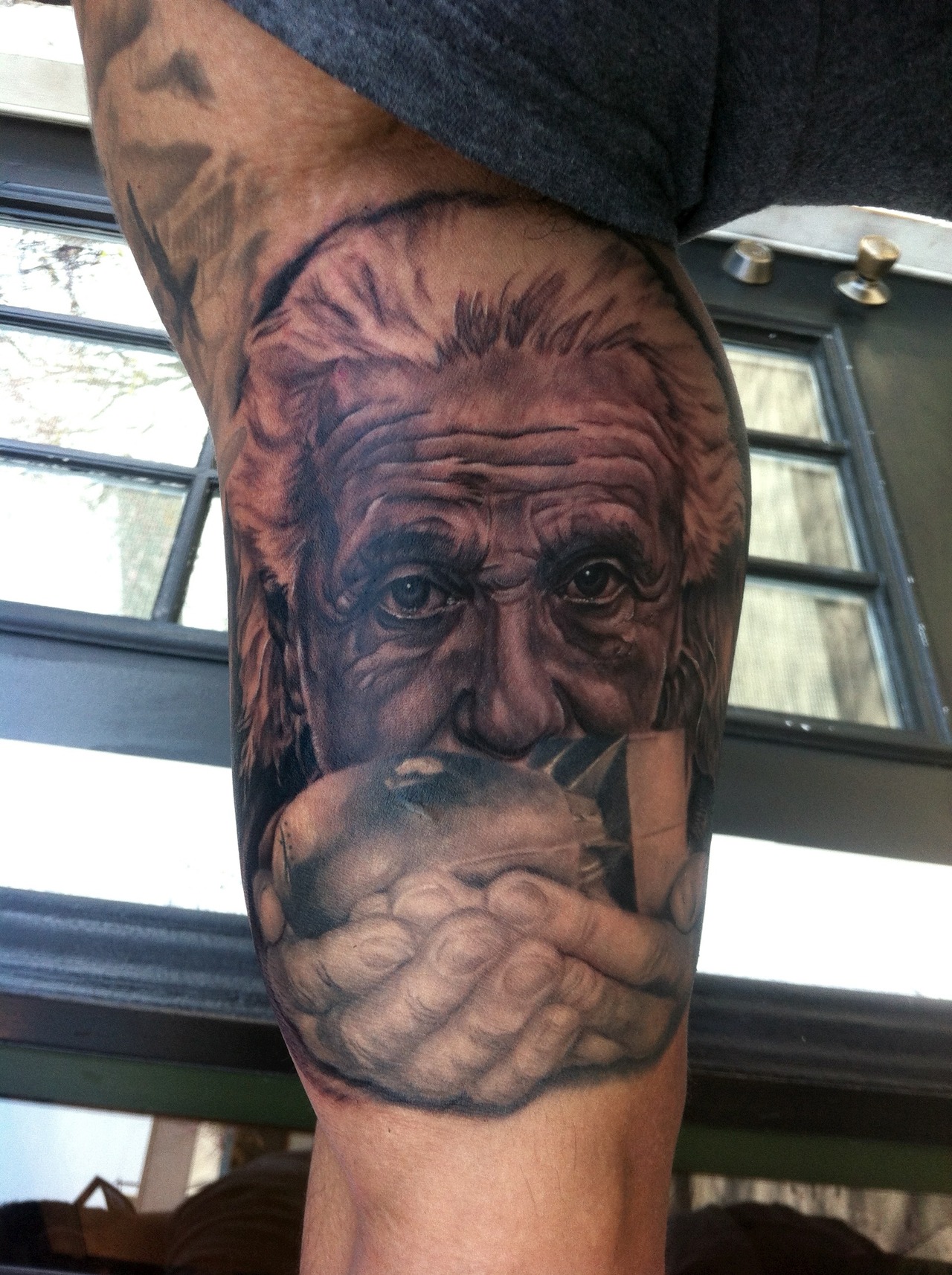Amazing Einstein tat