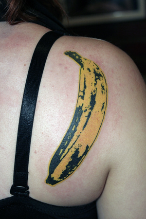 Another practice tattoo on fake skin, overly ripe banana and quarter for  scale. - 9GAG