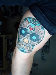 Color skull leg tat