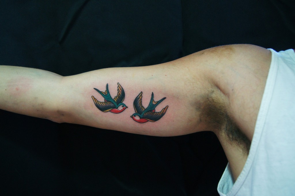 Traditional Swallow Tat - Traditional Swallow Tattoo Hand