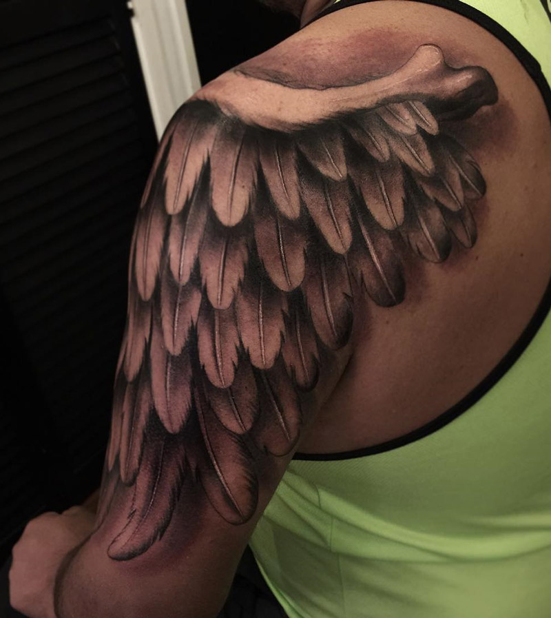 Wing Sleeve With Beautiful Feathers