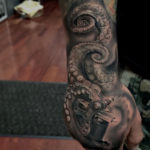 Tattoo Machine & Octopus Hand & Arm