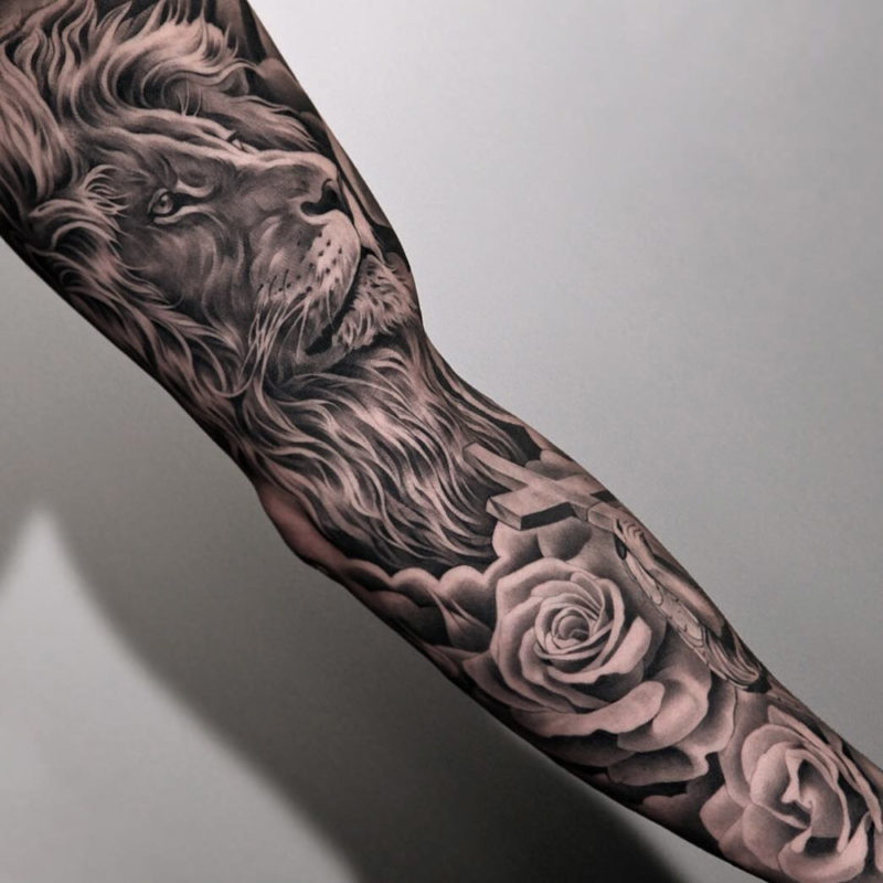 Crowned Lion & Clock Sleeve