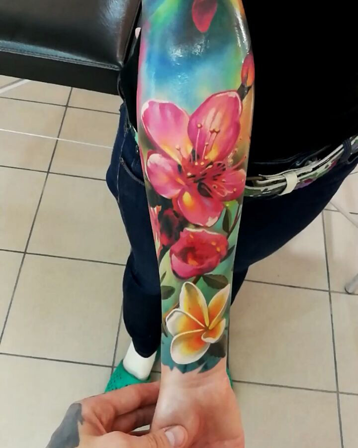 Girl's floral sleeve