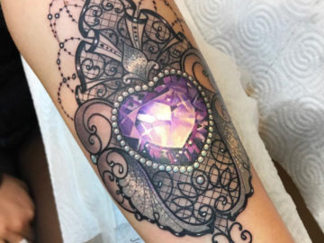 Jewel tattoo with lace