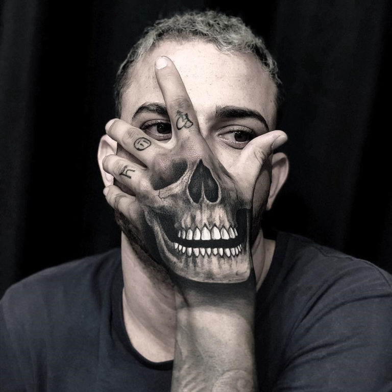skull face by Mikey Har TattooNOW