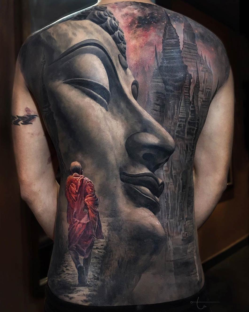 Buddha on back tattoo  Tatuaggi petto uomo Tatuaggio schiena Idee  tatuaggio uomo