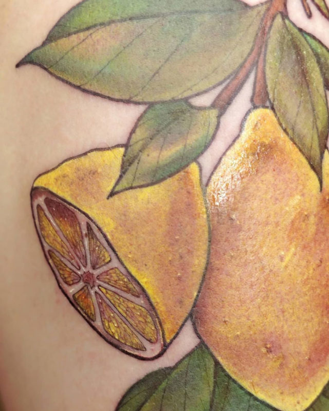 Tatouage de branche de citron