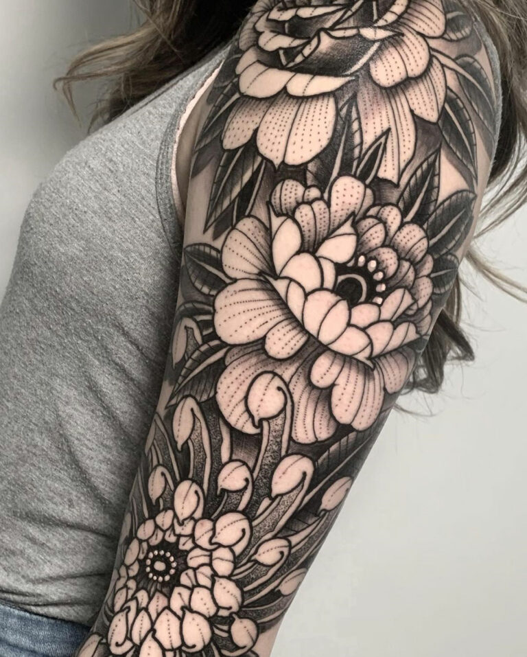Floral sleeve detail