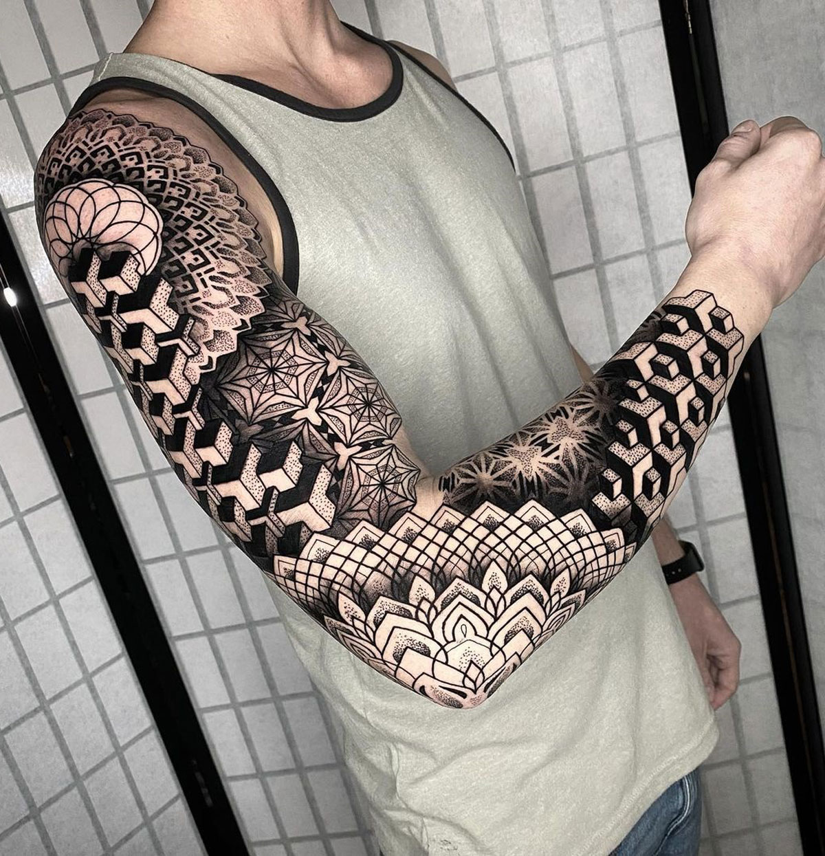 40+ Geometric Tattoo Designs For Men And Women - TattooBlend