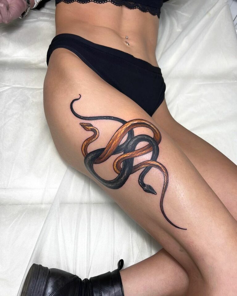 Snakes girl's leg