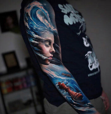 Large Wave & Chess Piece Sleeve
